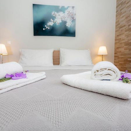 Sofia'S Apart 4U Glyfada  Luaran gambar