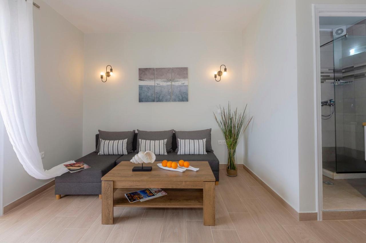 Sofia'S Apart 4U Glyfada  Luaran gambar
